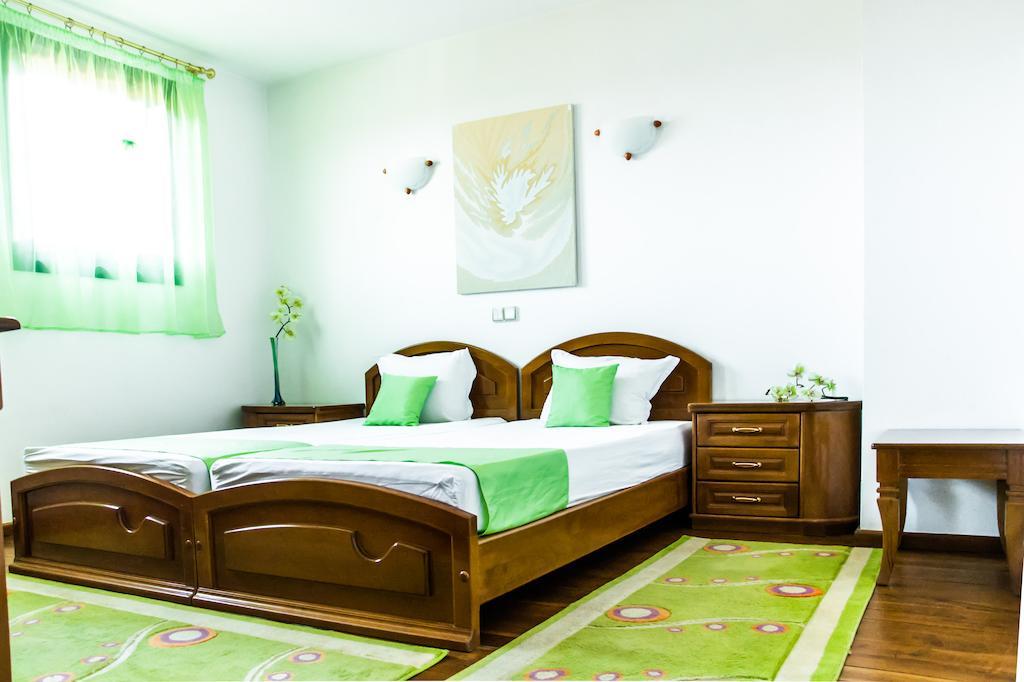 Family Hotel Elegance Arbanassi Zimmer foto