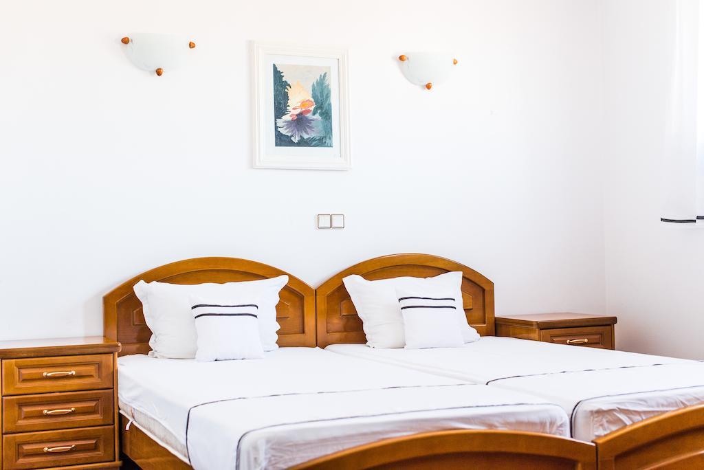 Family Hotel Elegance Arbanassi Zimmer foto
