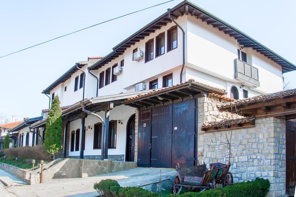Family Hotel Elegance Arbanassi Exterior foto