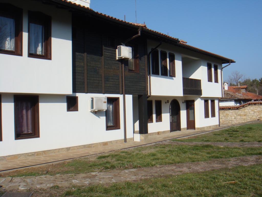Family Hotel Elegance Arbanassi Exterior foto