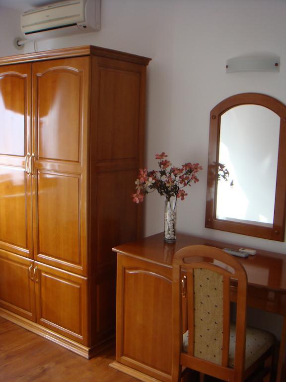 Family Hotel Elegance Arbanassi Zimmer foto